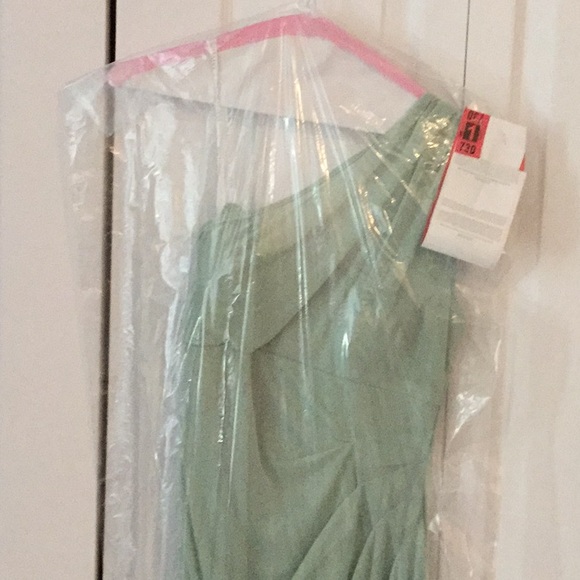 David’s Bridal Meadow Mesh bridesmaid dress - Picture 2 of 5